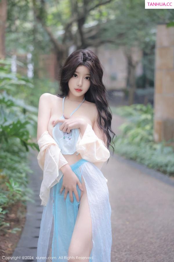   [XiuRen]高清写真图 2024.03.01 No.8168 桃妖夭 妩媚美腿第25张图片